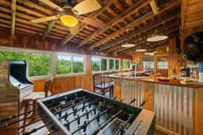 Secluded 4BR VIEWS Wet Bar Gameroom Fire Pit FREE Attraction Tickets